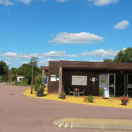 Onlycamp Le Pont Romain Yvré-lʼÉvêque Buitenkant foto